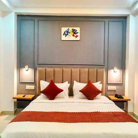 Hotel Mavens White Artemis Hospital Road Sector 52 Gurgaon Zewnętrze zdjęcie