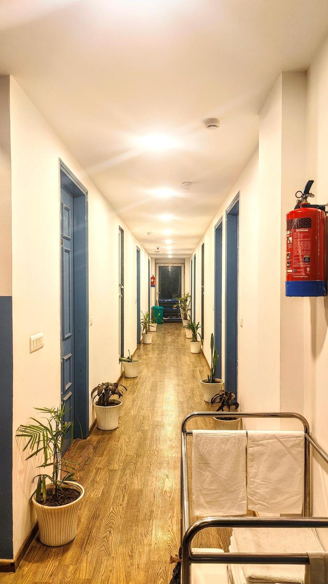 Hotel Mavens White Artemis Hospital Road Sector 52 Gurgaon Zewnętrze zdjęcie