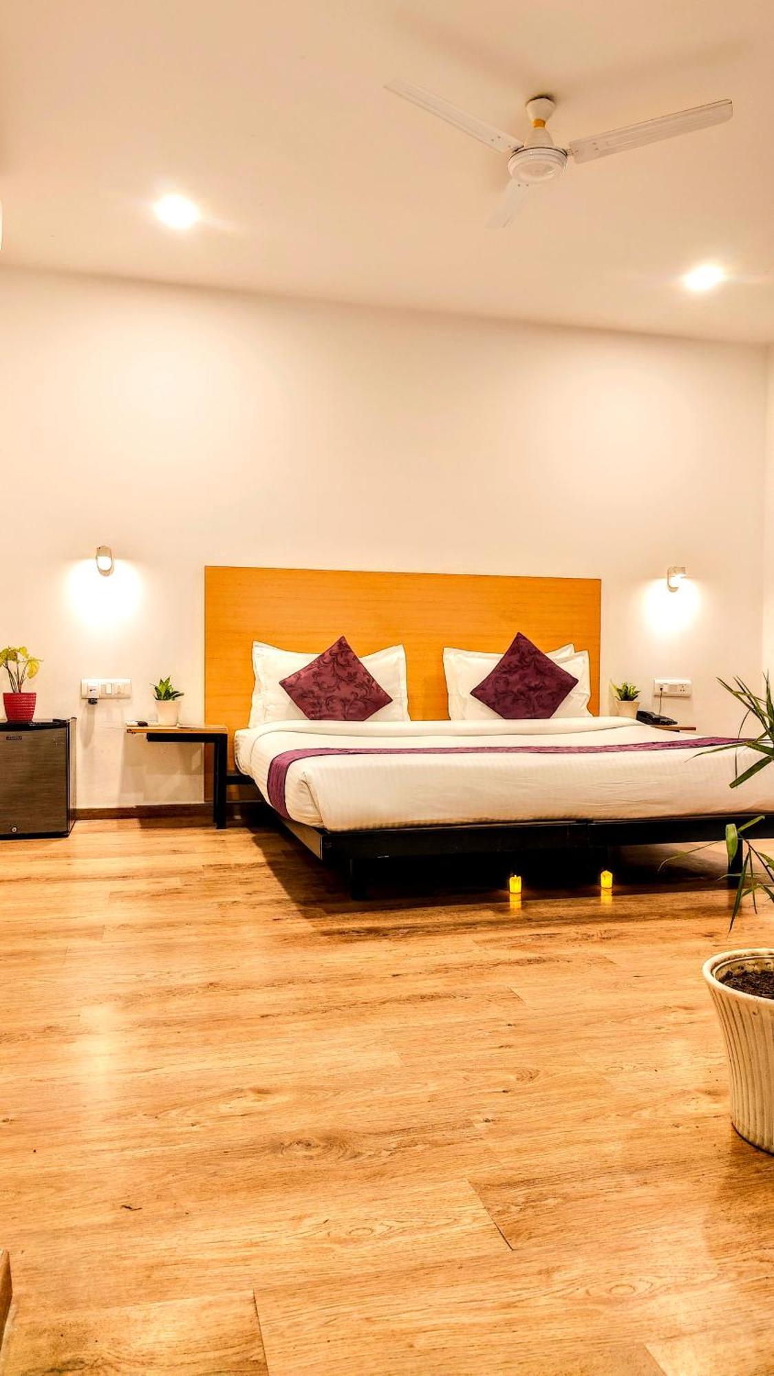 Hotel Mavens White Artemis Hospital Road Sector 52 Gurgaon Zewnętrze zdjęcie