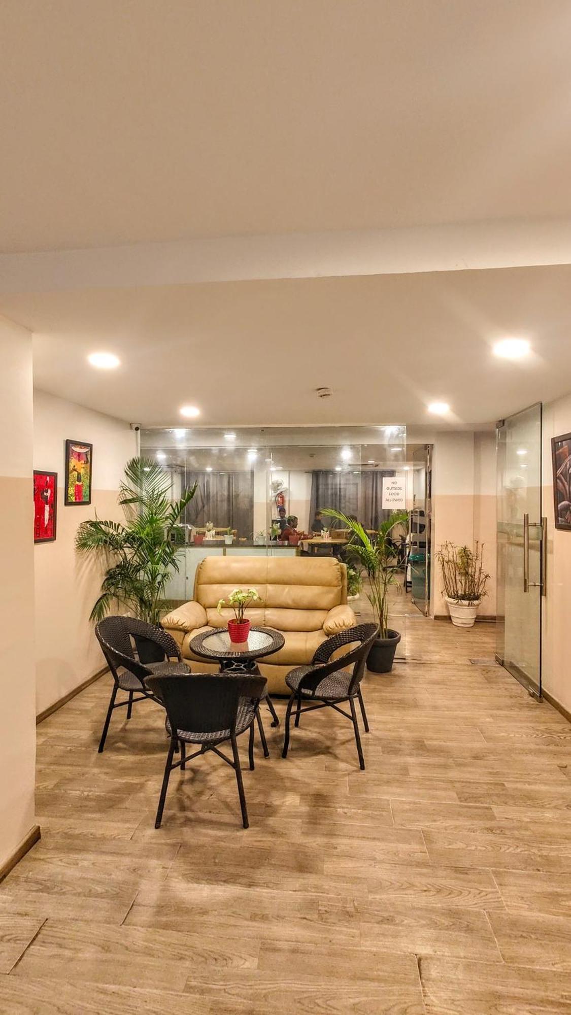 Hotel Mavens White Artemis Hospital Road Sector 52 Gurgaon Zewnętrze zdjęcie