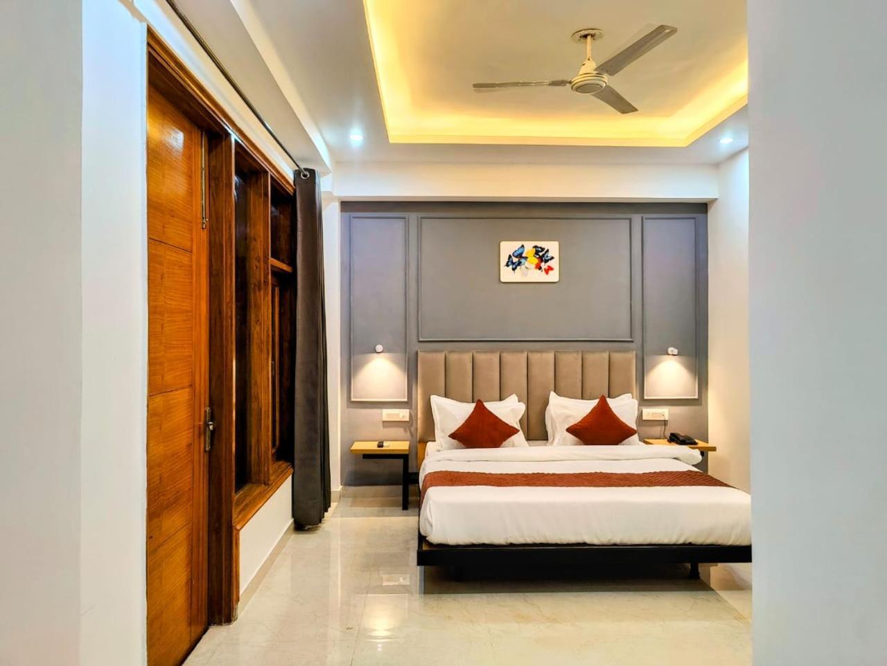 Hotel Mavens White Artemis Hospital Road Sector 52 Gurgaon Zewnętrze zdjęcie