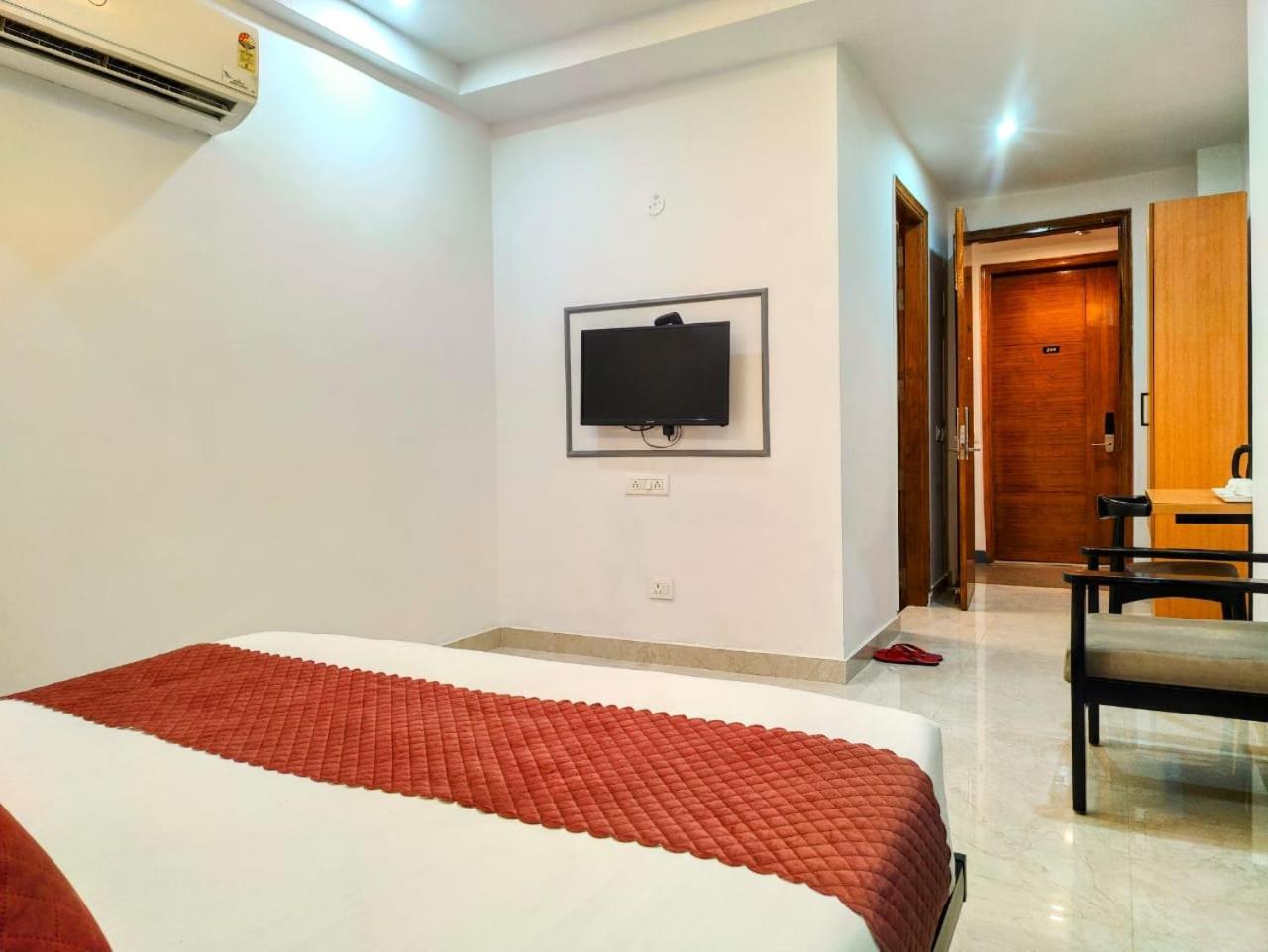 Hotel Mavens White Artemis Hospital Road Sector 52 Gurgaon Zewnętrze zdjęcie